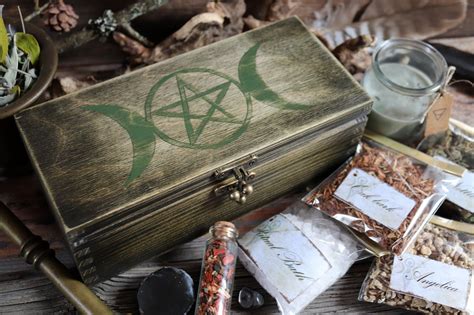 The Earthy Witch's Guide to Divination and Fortune-Telling